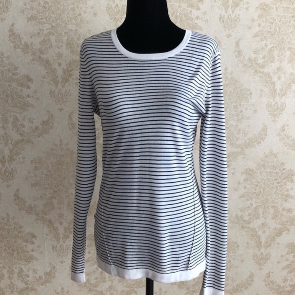 H&M light knit sweater